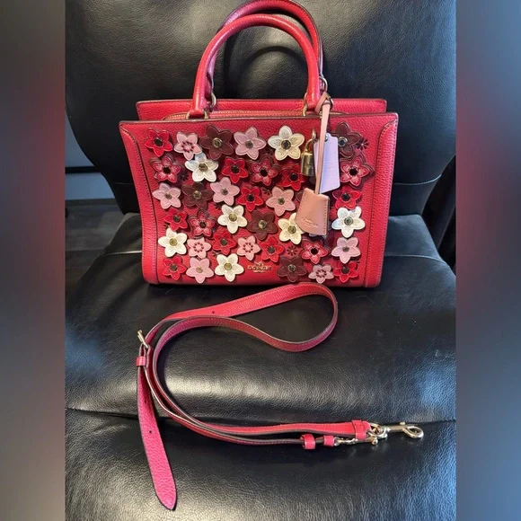 Coach Red floral appliqué Handbag - Picture 6 of 14